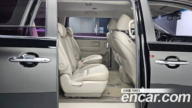 Kia Carnival 2019 thumb 11