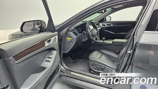 Genesis G80 2017 thumb 10