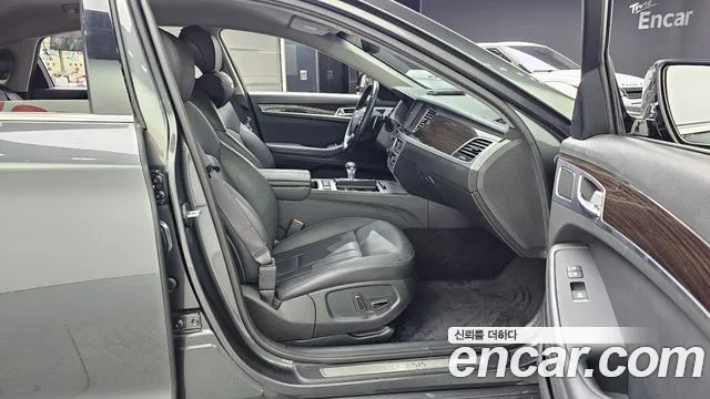 Genesis G80 2017 thumb 11