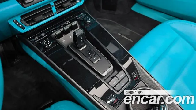 Porsche 911 2020 thumb 9