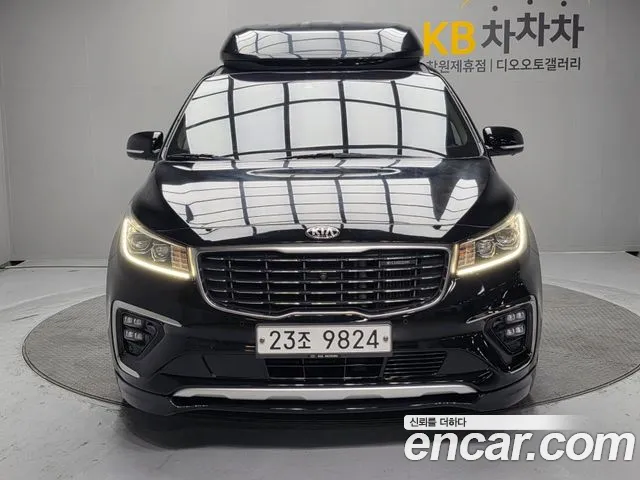 Kia Carnival 2018 thumb 2