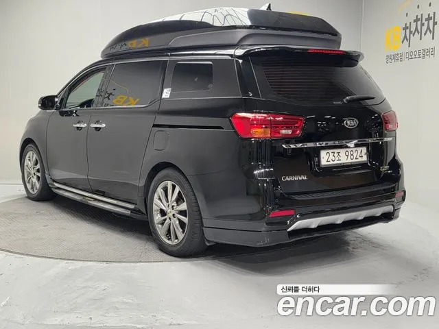 Kia Carnival 2018 thumb 3