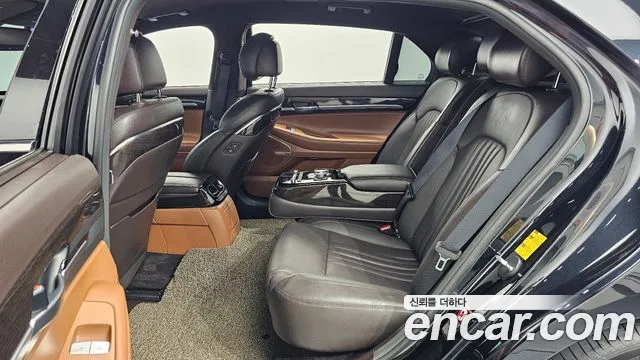 Genesis G90 2019 thumb 12