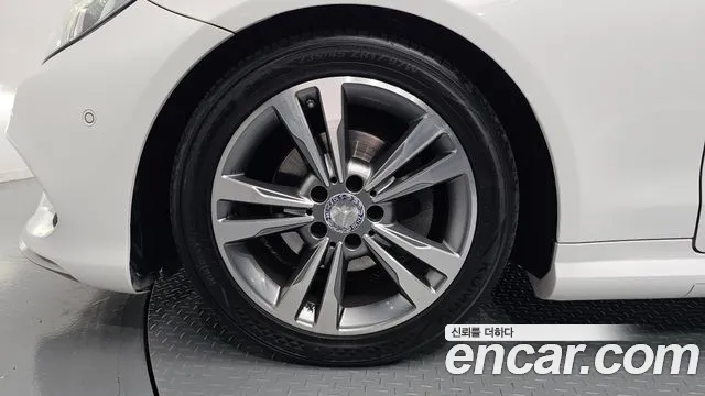 Mercedes-Benz E-Класс 2016 thumb 5