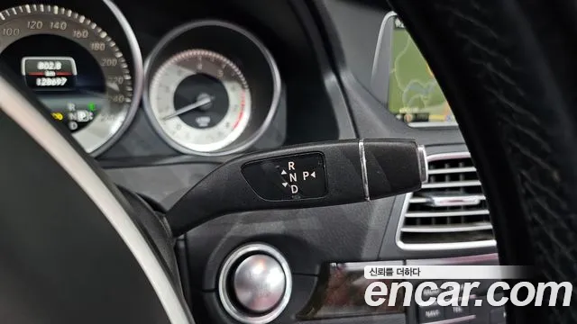 Mercedes-Benz E-Класс 2016 thumb 9