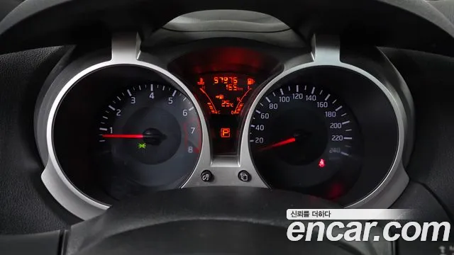 Nissan Juke 2016 thumb 7