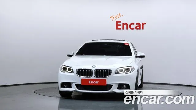 BMW 5-Series 2015 thumb 3