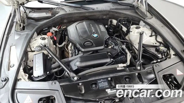 BMW 5-Series 2015 thumb 6