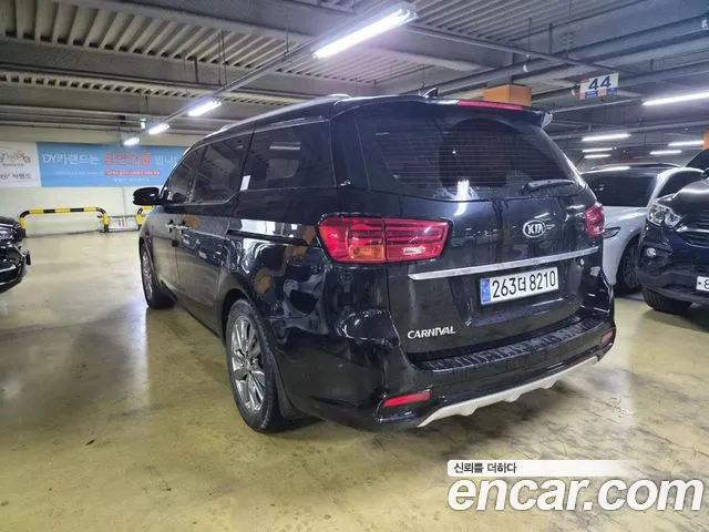 Kia Carnival 2020 thumb 3
