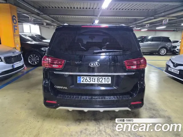 Kia Carnival 2020 thumb 4