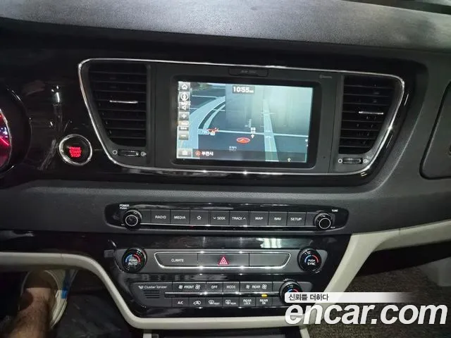 Kia Carnival 2020 thumb 8