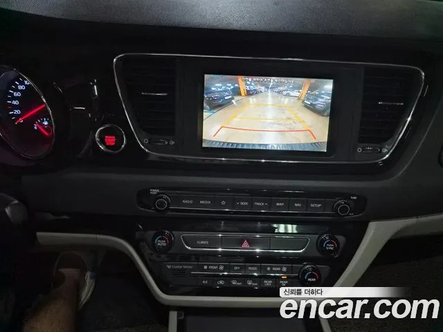 Kia Carnival 2020 thumb 9