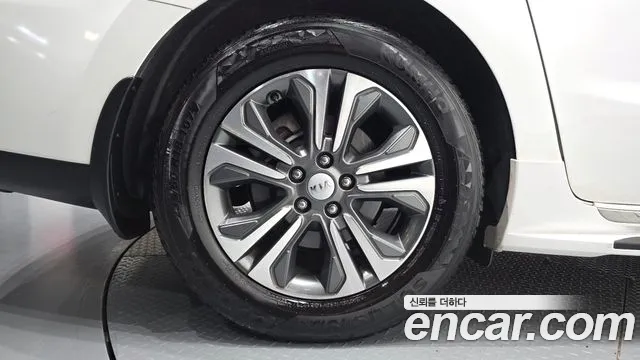 Kia Carnival 2019 thumb 5