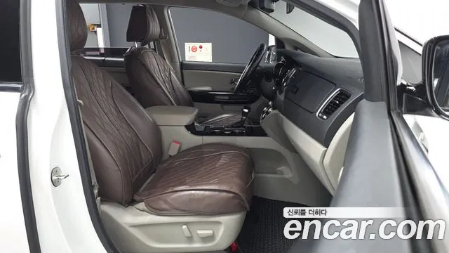 Kia Carnival 2019 thumb 11