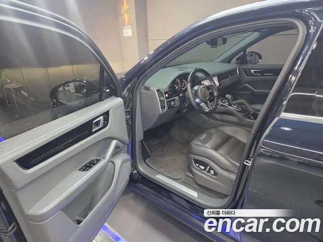 Porsche Cayenne 2020 thumb 10