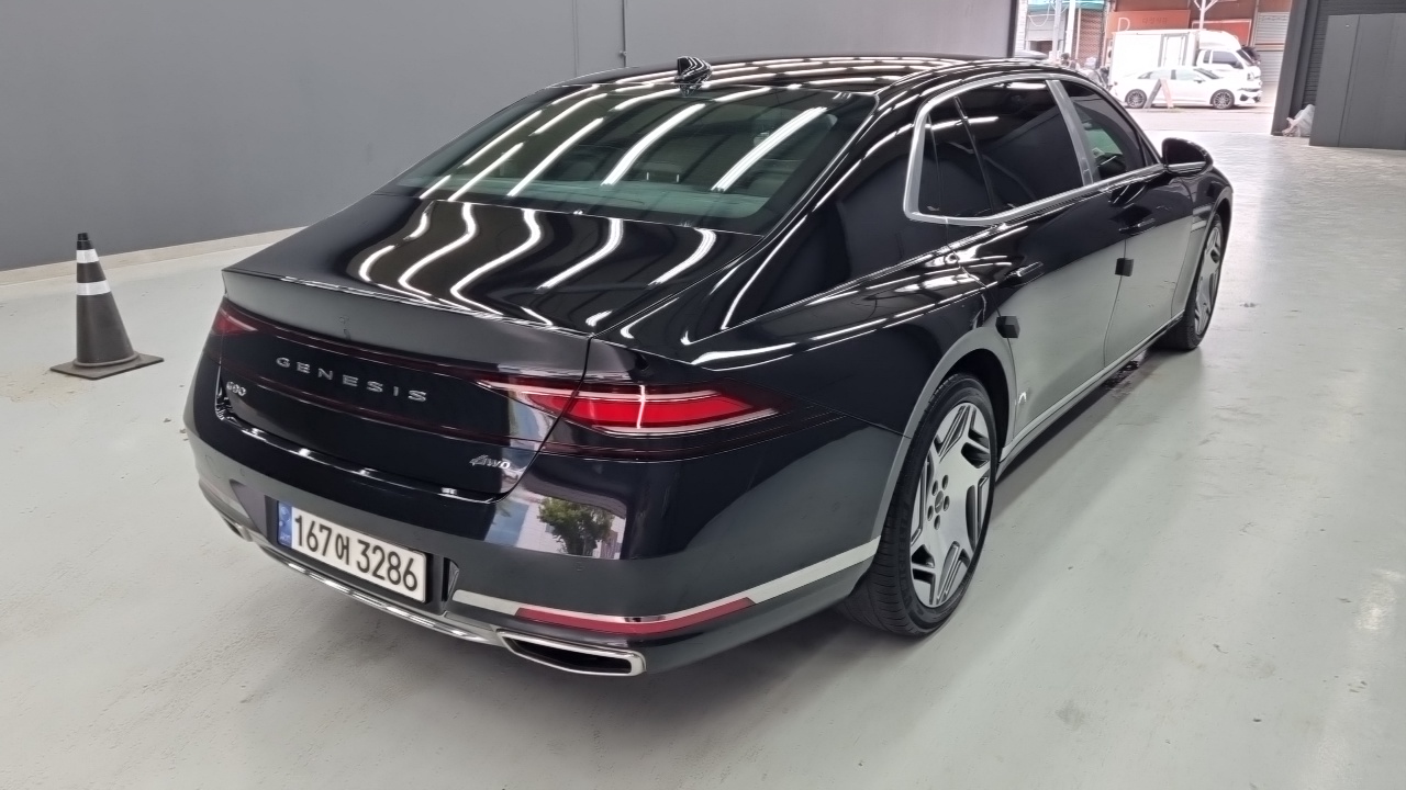 Genesis G90 2022 thumb 2