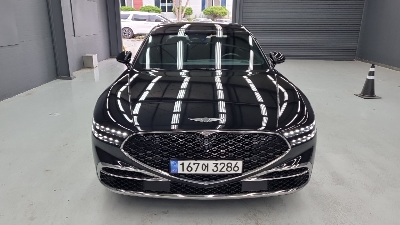 Genesis G90 2022 thumb 3