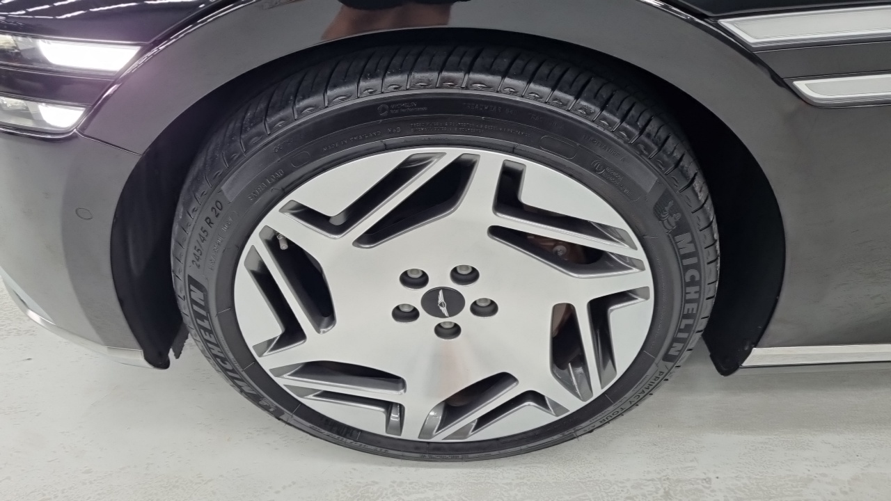 Genesis G90 2022 thumb 5