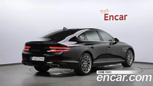 Genesis G80 2022 thumb 2