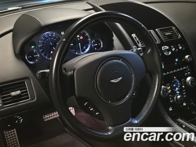 Astonmartin Vantage 2015 thumb 7
