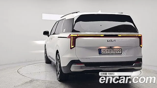 Kia Carnival 2024 thumb 2