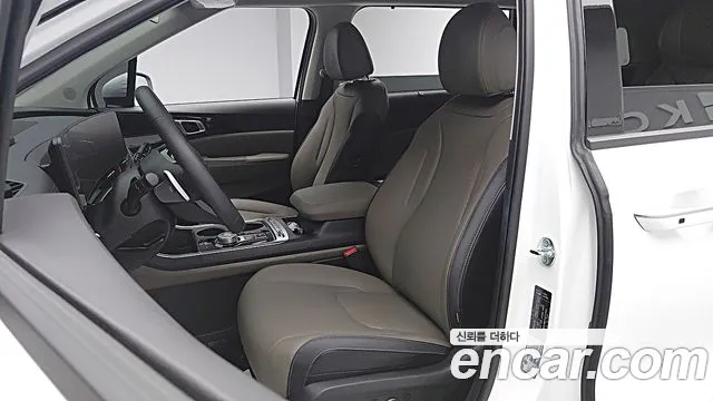 Kia Carnival 2024 thumb 4