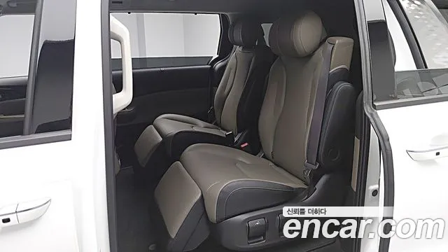 Kia Carnival 2024 thumb 5
