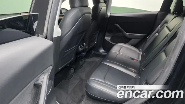 Tesla Model Y 2023 thumb 11