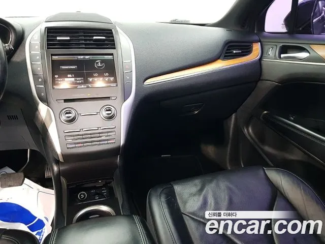 Lincoln MKC 2015 thumb 10