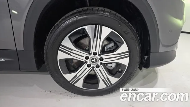 Mercedes-Benz EQB 2026 thumb 5