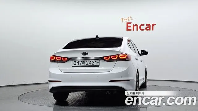Hyundai Avante 2015 thumb 4