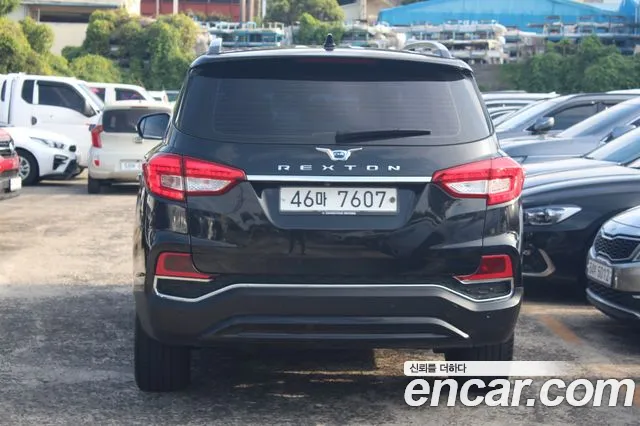 KG_Mobility_Ssangyong Rexton 2017 thumb 4