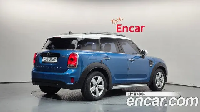 MINI Countryman 2017 thumb 2