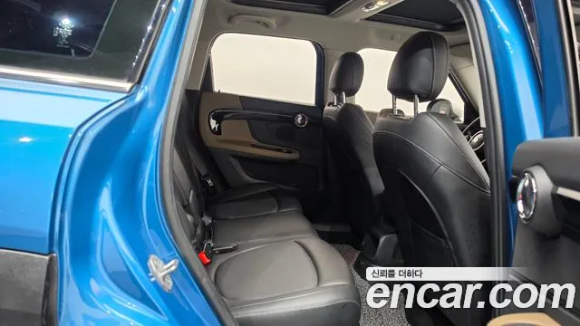 MINI Countryman 2017 thumb 12