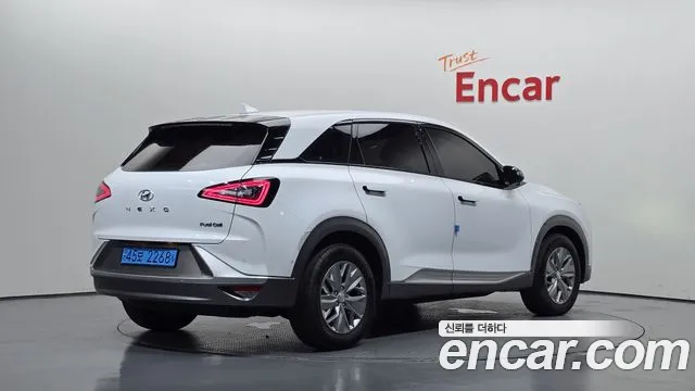 Hyundai Nexo 2024 thumb 2