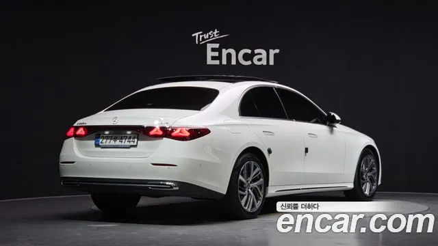 Mercedes-Benz E-Класс 2025 thumb 2