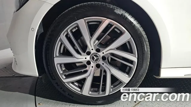 Mercedes-Benz E-Класс 2025 thumb 5