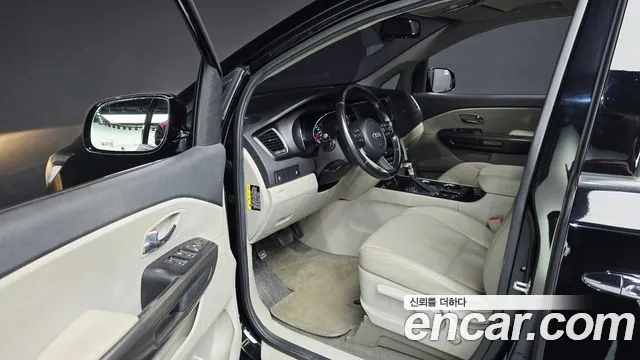 Kia Carnival 2019 thumb 10