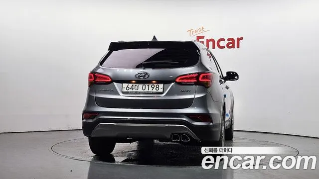 Hyundai Santa Fe 2016 thumb 4