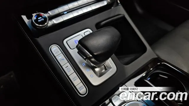 Genesis G90 2019 thumb 9