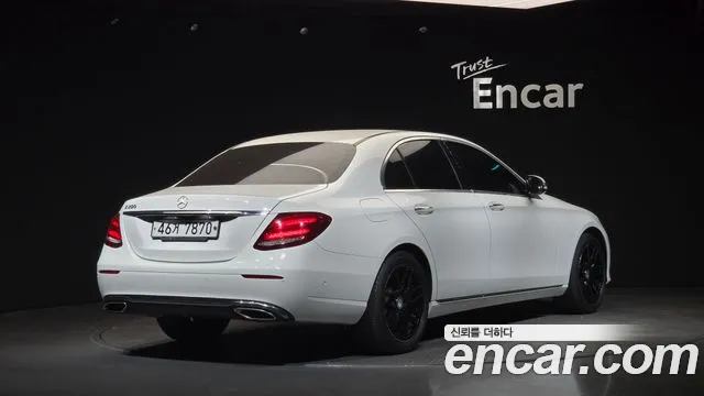 Mercedes-Benz E-Класс 2017 thumb 2