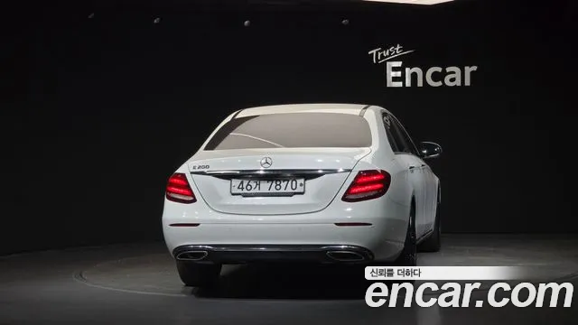 Mercedes-Benz E-Класс 2017 thumb 4