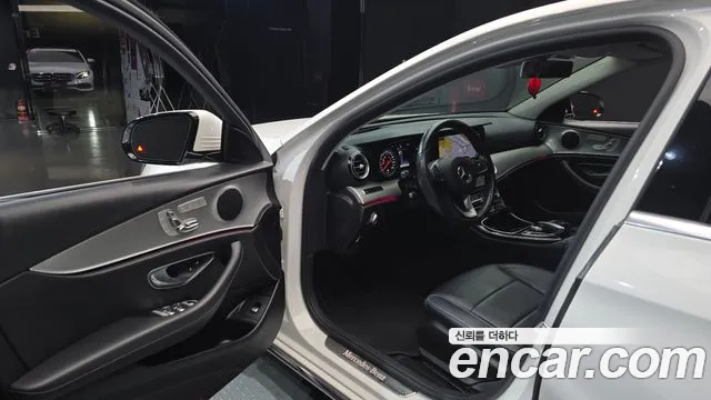 Mercedes-Benz E-Класс 2017 thumb 10
