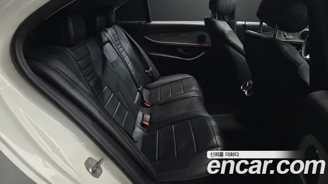 Mercedes-Benz E-Класс 2017 thumb 11