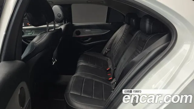 Mercedes-Benz E-Класс 2017 thumb 12