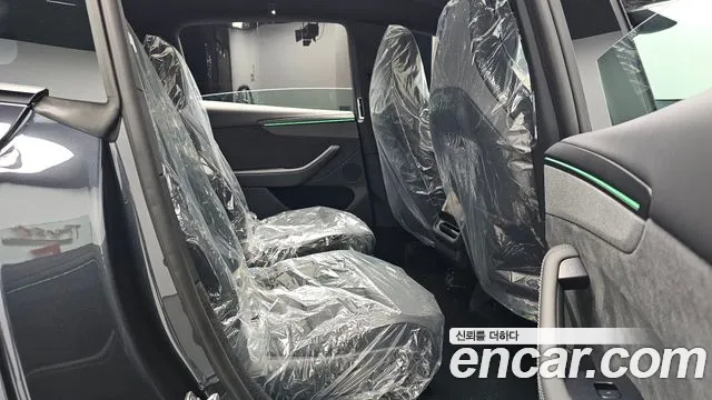Tesla Model Y 2026 thumb 10