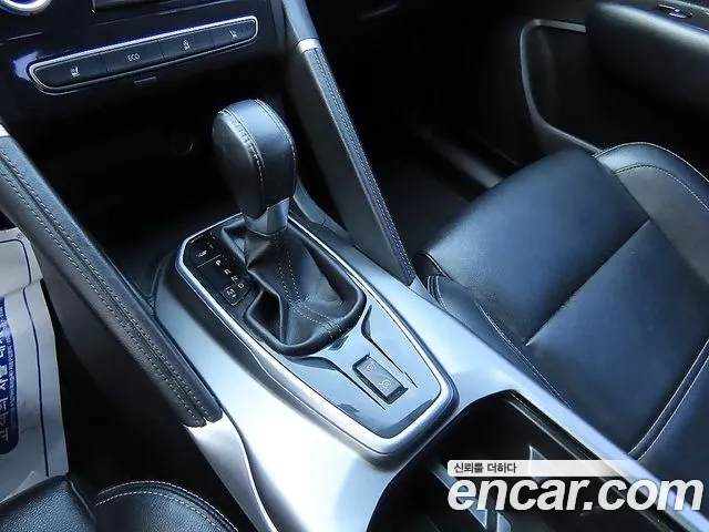 Renault-KoreaSamsung Koleos 2016 thumb 10