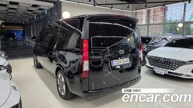 Hyundai Staria 2021 thumb 4