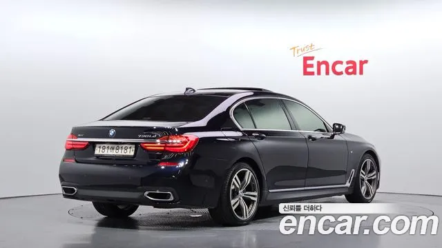 BMW 7-Series 2018 thumb 2
