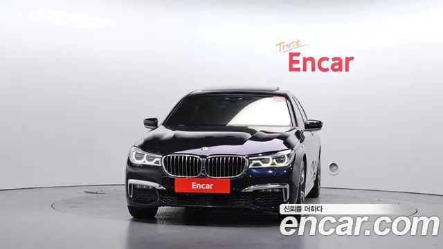 BMW 7-Series 2018 thumb 3